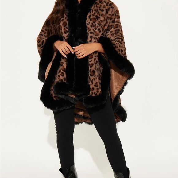 Fashion Nova Leopard Print Sweater with Black Trim - Picture 1 of 3